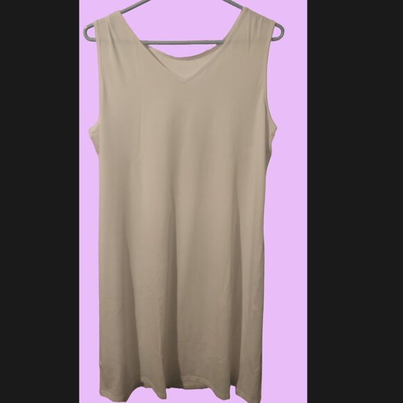 Tank Top Full Slip with V Neck and Wide Straps - Picture 3 of 4